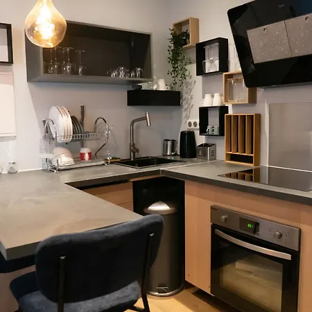 Coeur De T2, Terrasse, Clim Tt Equipe, Parking *